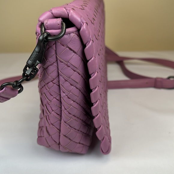 Bottega Veneta Lavender Intrecciato Leather Flap Crossbody Bag Removable Strap - Picture 9 of 16